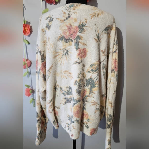 Joie Soft Floral Sweater Plus Size 3X - Picture 4 of 8